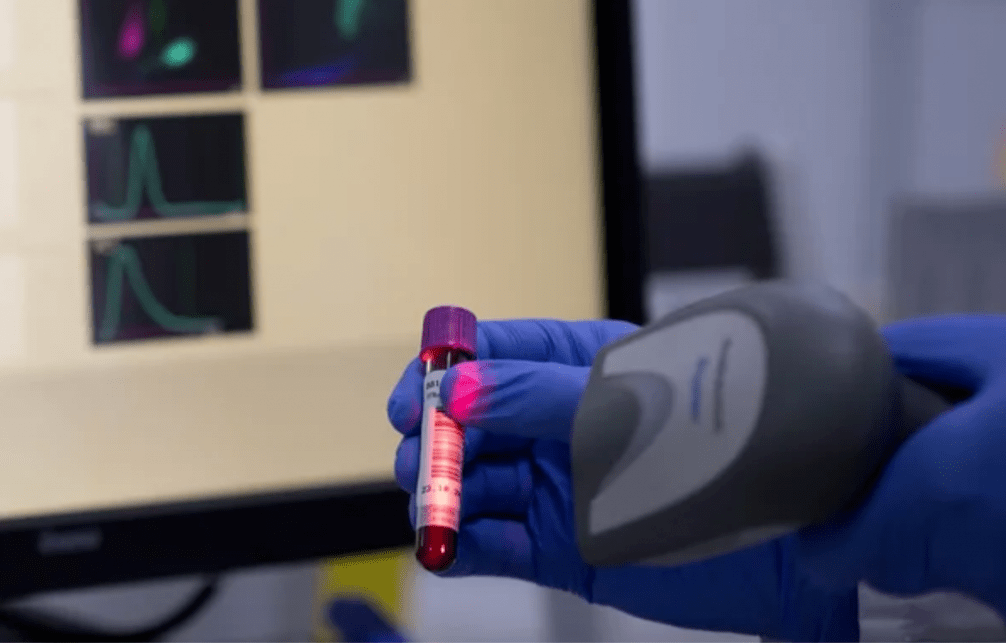 Analizli bir test tüpü